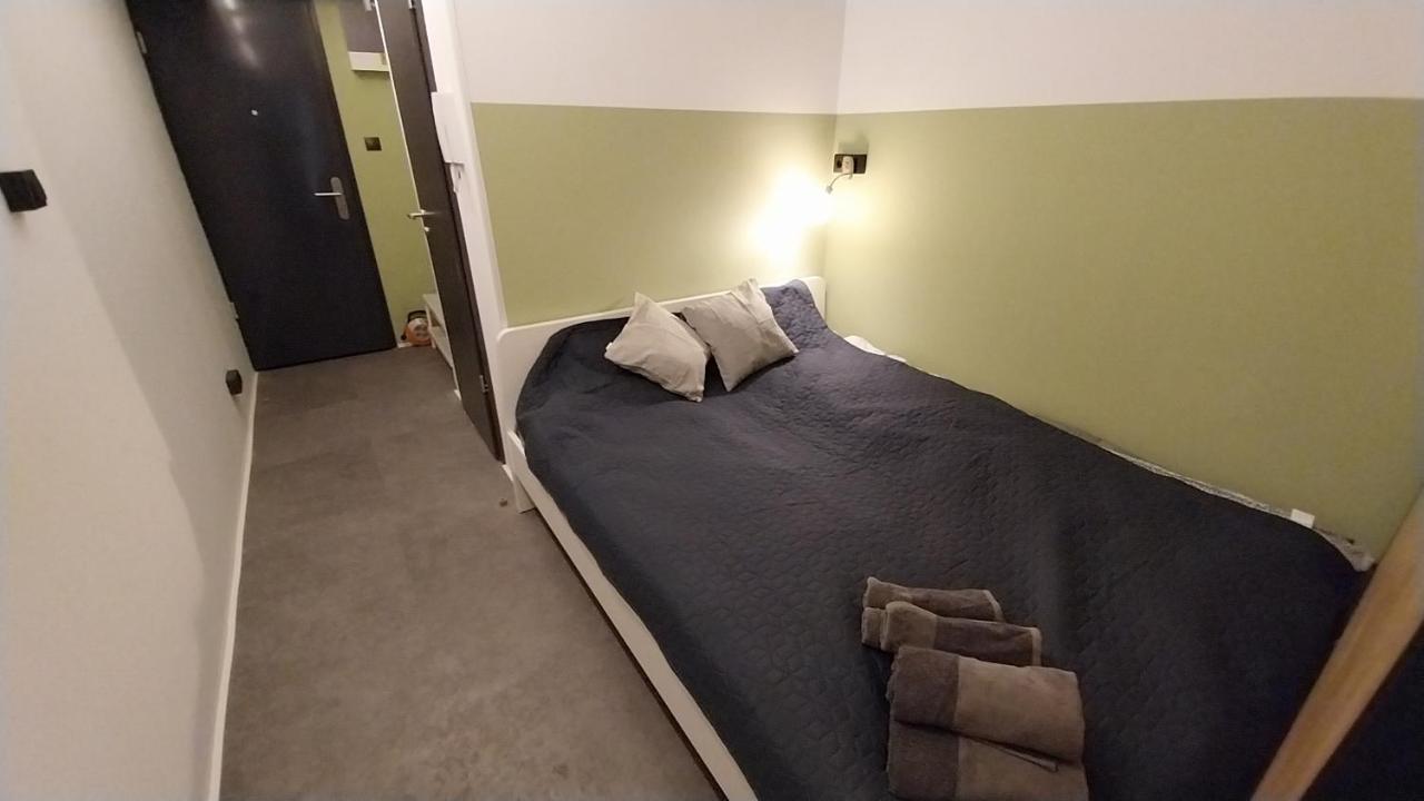 Peaceful Basement Apartment With Terrace & Free Gym Budapest Bagian luar foto