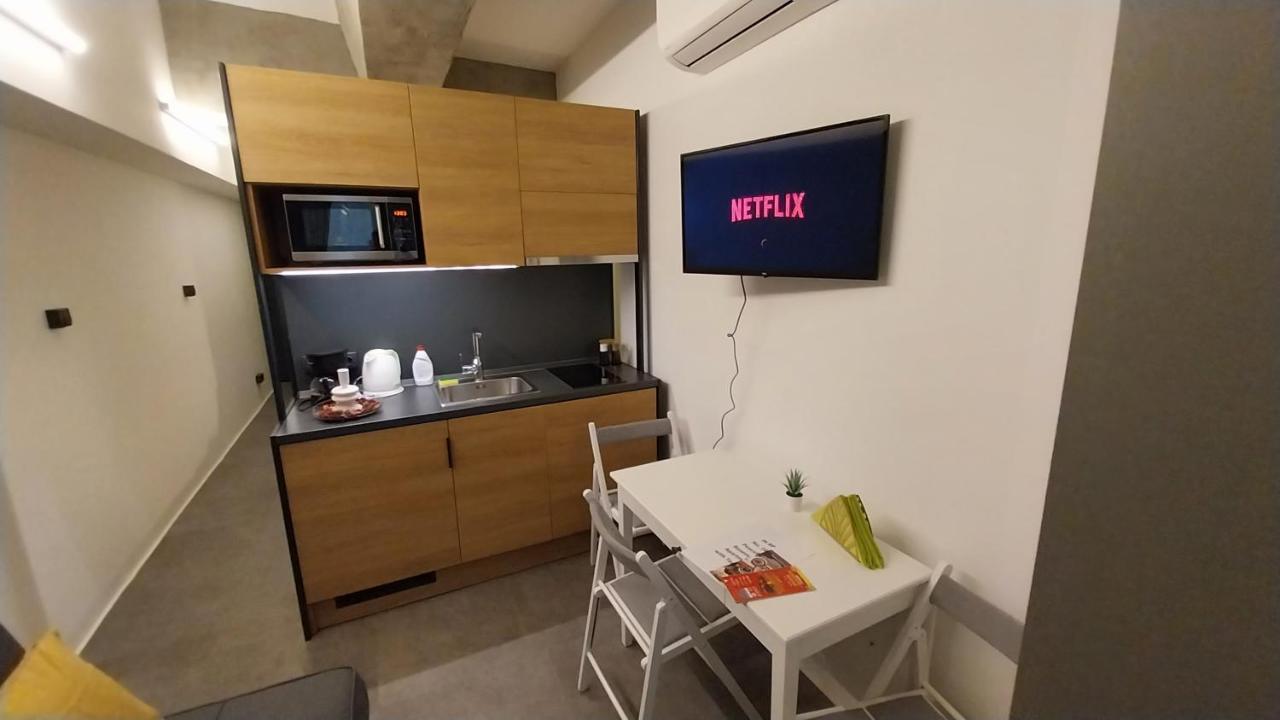 Peaceful Basement Apartment With Terrace & Free Gym Budapest Bagian luar foto