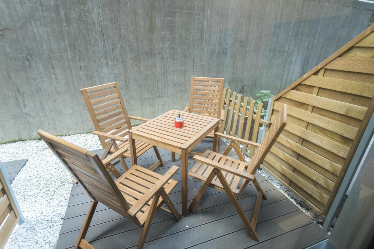 Peaceful Basement Apartment With Terrace & Free Gym Budapest Bagian luar foto